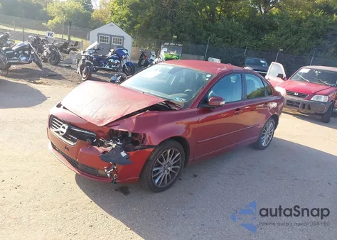 2011 Volvo S40 T5/T5 R-Design из США, поврежденный, VIN YV1672MS7B2547152